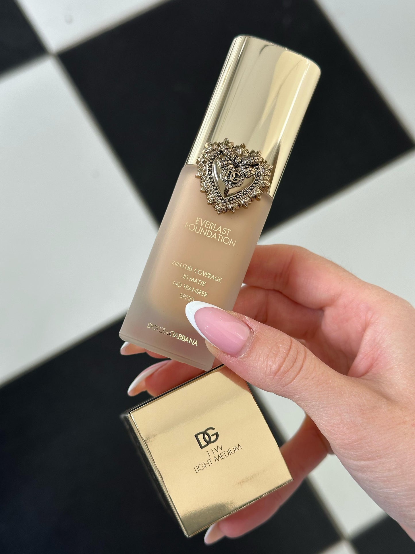 DOLCE&GABBANA Everlast Foundation
24H Full Coverage, 3D Matte, No Transfer SPF20