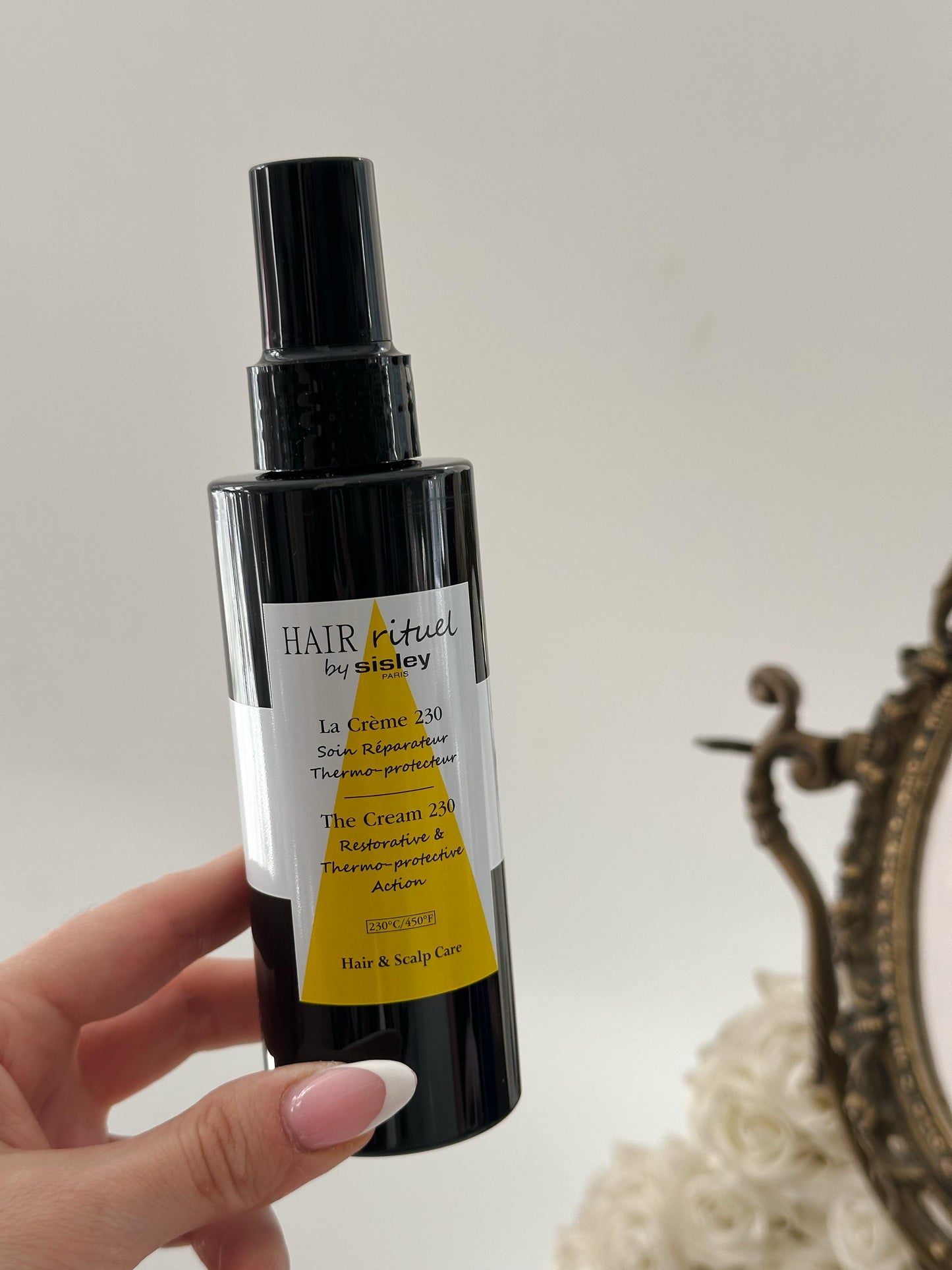 SISLEY Hair Rituel The Cream 230
Restorative & Thermo-Protective Action