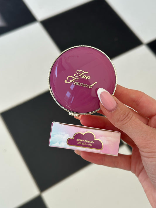 TOO FACED Cloud Crush Blush - Berry Dreamy
Velvety Second-Skin Powder Formula