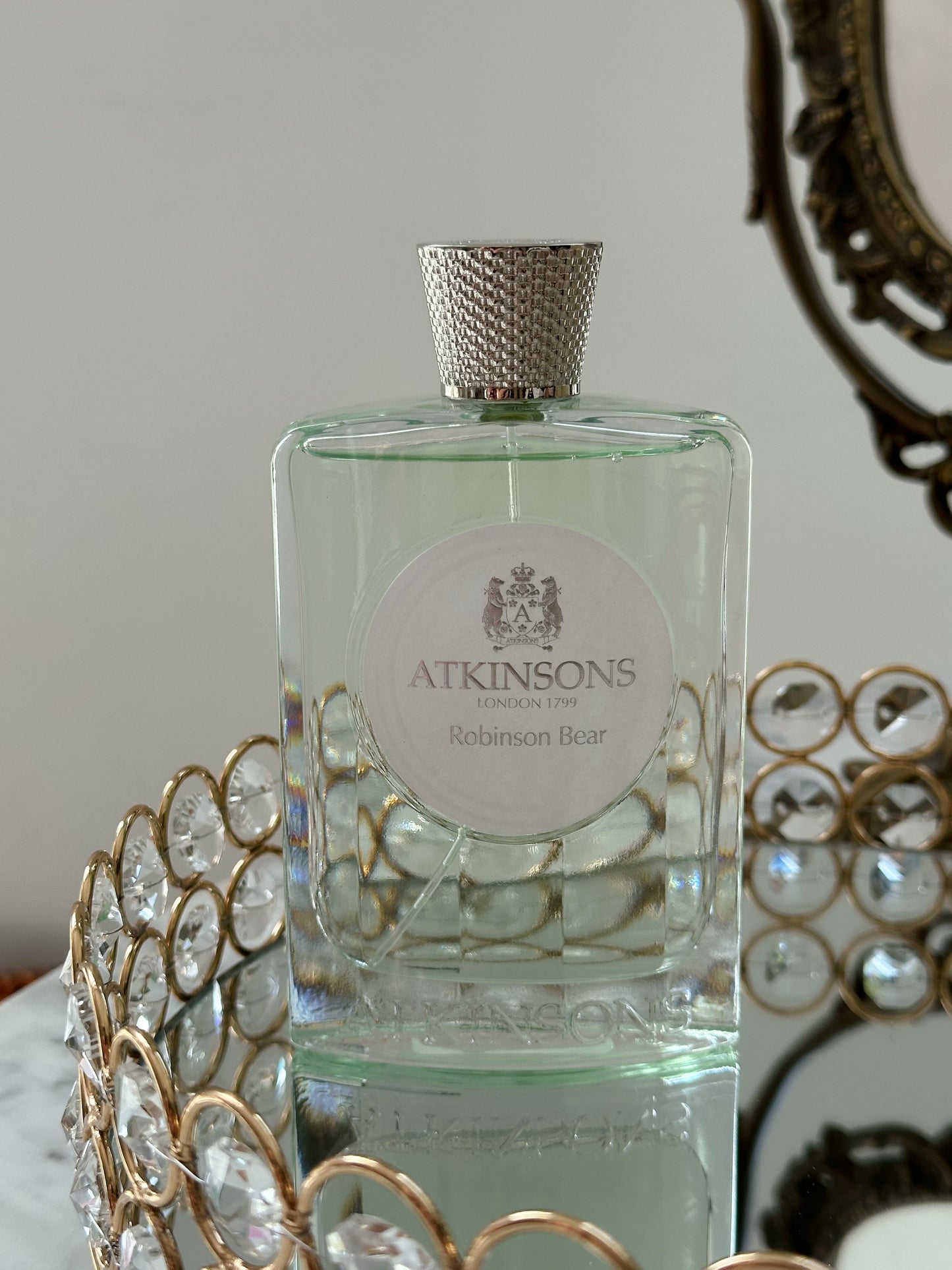 ATKINSONS Robinson Bear Eau de Parfum 100ml
Unleash the Intrepid Adventurer Within