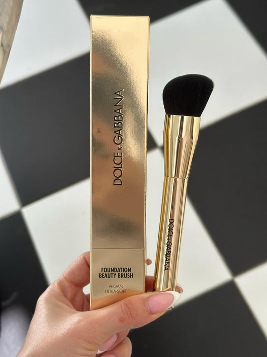DOLCE & GABBANA Foundation Beauty Brush
Vegan - Ultra-Soft