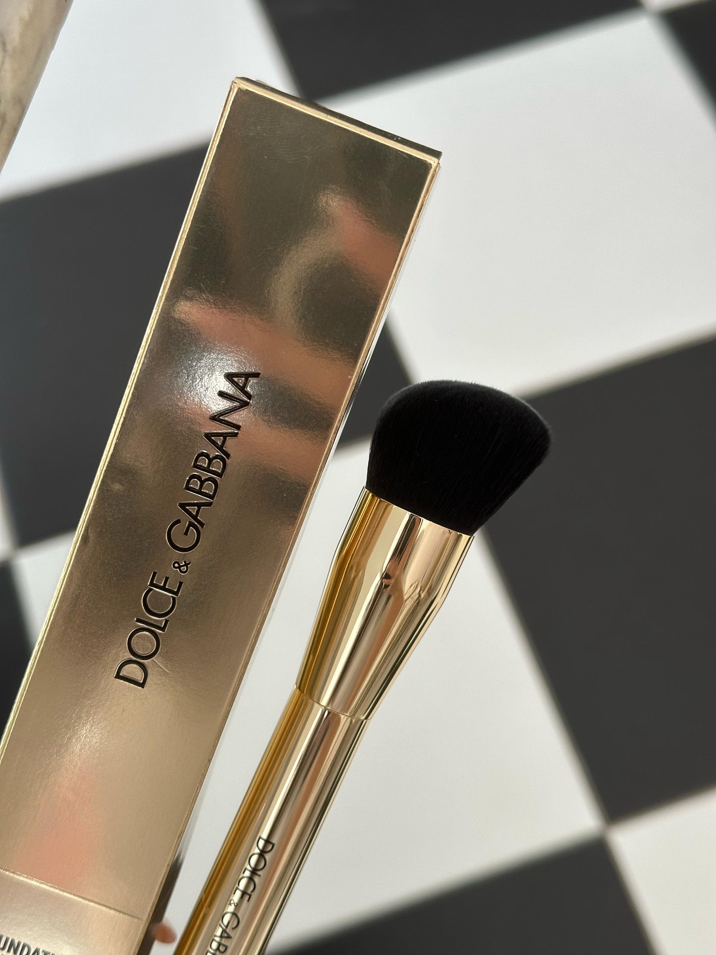DOLCE & GABBANA Foundation Beauty Brush
Vegan - Ultra-Soft
