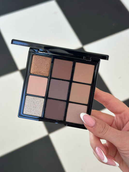 ROMANOVAMAKEUP Spices & Cacao
Sexy Eyeshadow Palette
