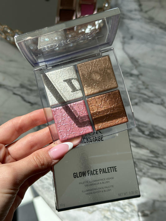 DIOR Backstage Glow Face Palette
Multi-Use Illuminating Makeup Palette - Highlight and Blush 001 Universal