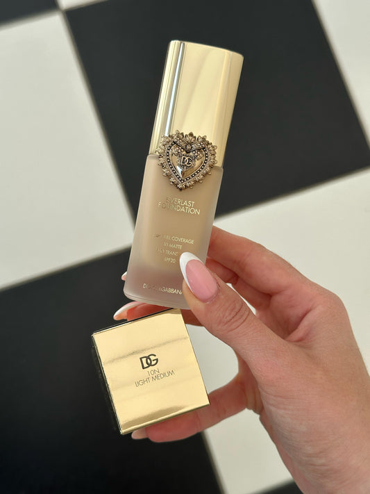 DOLCE&GABBANA Everlast Foundation (10N)
24H Full Coverage, 3D Matte, No Transfer SPF20